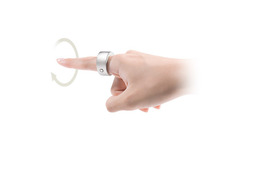 指輪型デバイス「Ring」が270ドルで発売……ジェスチャーでスマホなどを操作 画像