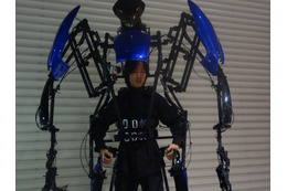 【CEATEC 2014 Vol.53】スケルトニクスのロボット動作に人だかり（動画） 画像