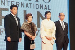 【第27回東京国際映画祭】鈴木京香の美しい着物姿、三浦友和&三浦貴大の親子共演…レッドカーペット 画像