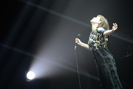 絢香の全国ライブツアー岩手公演が、スマホ向けにライブ配信決定! 画像