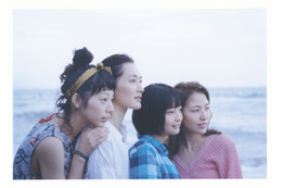 映画『海街diary』、4姉妹の場面写真が初公開! 画像