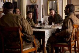ブラピ主演『フューリー』、ブラピが最もこだわった夕食シーンの写真公開! 画像