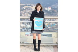 本田翼、制服姿で“聖地”にサプライズ訪問! 画像