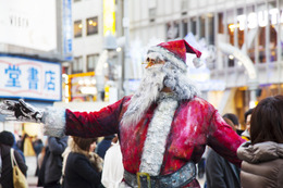 渋谷に現れたサンタクロースの正体が判明! SeeByChloeのクリスマスキャンペーン 画像