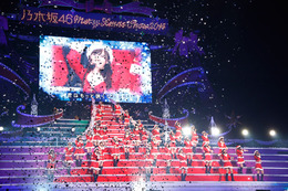 乃木坂46、サンタコスプレでクリスマスライブ開催! 画像