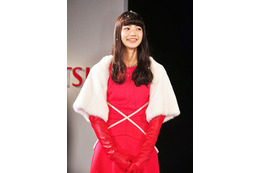 小松菜奈キュートなサンタ衣裳で登場! 「クリスマスはドライブしたい!」 画像