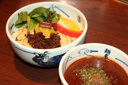 板チョコ1枚使用の「チョコつけ麺」! 麺屋武蔵で限定販売 画像