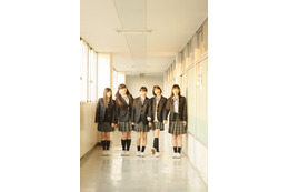 ももクロ、主演映画『幕が上がる』の衣装展を開催! 画像