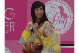 川島なお美、「愛犬はリードなしでも大丈夫ですけど、主人は…」 画像