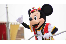 東京ディズニーランドの夏! 水しぶきとディズニーの仲間たちと踊る「夏祭り」 画像