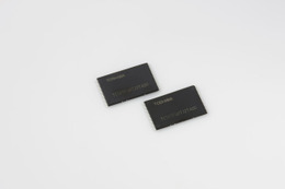 東芝、世界初となる256ギガビット3次元フラッシュメモリの製品化を発表 画像