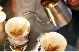 コーヒー器具で“味噌汁”をドリップ!? 原宿にミソスープスタンド期間限定オープン 画像