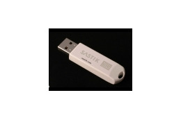 USBキーでPCをシンクライアント化、日本ユニシスグループが全社導入 画像