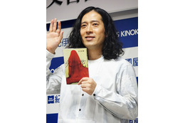 堤真一による『火花』朗読CD発売決定……又吉「僕が怖いと思う人にお願いした」 画像