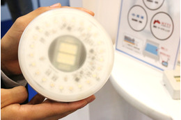 【CEATEC 2015】センサー付きLED照明で高齢者に寄り添う見守りシステム 画像