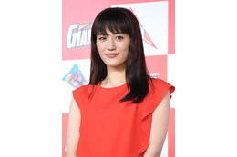 綾瀬はるか、新しい家族を紹介! 「笑顔が増えました」 画像