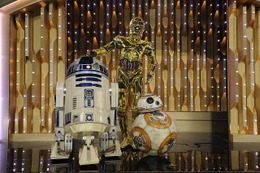 【NHK紅白】BB-8やR2-D2、C-3PO……紅白に「スター・ウォーズ」の人気ドロイド登場 画像