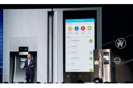 【CES 2016】“スマホのようなスマート冷蔵庫”、サムスンが写真や音楽再生が楽しめる「Family Hub」発表 画像