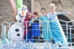 ディズニーランド「アナ雪」スペシャルイベント! 本田望結、アナ&エルサとレリゴー! 画像