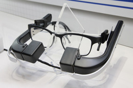どんな眼鏡でも利用可能、メガネスーパーの後付けウェアラブル……ウェアラブルEXPO 画像