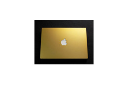 MacBookがアルミ/ゴールドデザインに変身！　13型MacBook専用のアルミニウム製プロテクター 画像
