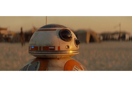 BB-8の”おねだり”が可愛すぎ！「スター・ウォーズ／フォースの覚醒」本編映像が解禁 画像