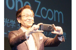 「デジカメに匹敵するスマホが完成」……ASUSがSIMフリースマホ「ZenFone Zoom」発表 画像