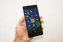 “新型VAIOスマホ”を速報レビュー!Xperiaとの比較は?Windows 10 Mobileで何が進化? 画像
