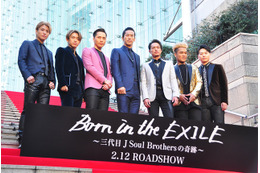 三代目JSB、レッドカーペットに勢揃い! 画像