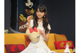 ディズニーの大人向けインテリアに佐々木希が大はしゃぎ! 画像