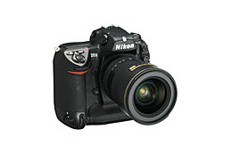 ニコン、12.4Mで毎秒5コマ、6.8Mで毎秒8コマのプロ向け最高級デジタル一眼レフカメラ「D2X」 画像