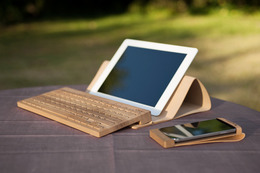 オーダーメイドで自分仕様に! オシャレな木製Bluetoothキーボード「Board 2」 画像