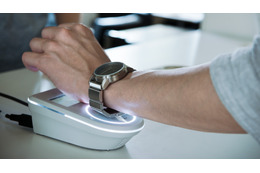 ついに一般発売! “おサイフケータイ”対応のソニー製スマートウォッチ「wena wrist」 画像
