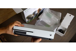 Xbox One Sの開封動画が公開……海外ユーザーが投稿 画像