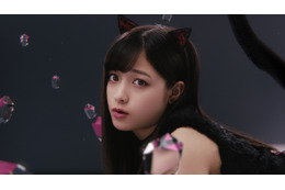 橋本環奈が黒猫に!17歳と思えない大人の仕草【動画】 画像