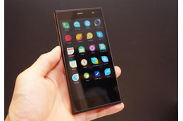 Sailfish OS搭載の新型スマホ「Aqua Fish」をインドから入手してみた! 画像