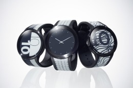 好みのデザインをスマホで追加!電子ペーパー搭載で柄が変わる「FES Watch U」が展示 画像