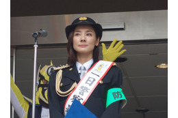 吉田羊、神奈川県警察の1日署長に!振り込め詐欺撲滅呼びかけ 画像