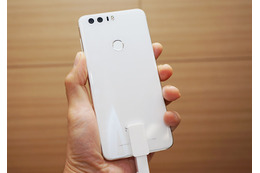 楽天モバイル、新iPhone対抗馬の新スマホ! 4万円前半のダブルレンズカメラ搭載「honor 8」発売へ 画像