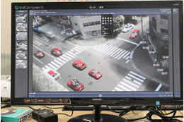 「赤い車を見た!」監視カメラ映像から素早く探し出す技術 画像