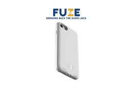 やはり出たか! イヤホンジャックアダプタ内蔵のiPhone 7/7 Plus向けケース登場 画像
