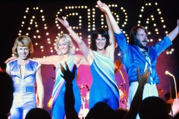 ABBA、サイモン・フラーとVR技術活用で再始動? 画像