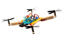世界中で話題に! レゴで自在に作れるドローンキット「Flybrix」が登場 画像