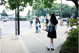 女子高生AIりんな、初フォトブックの発売記念パネル展が15日から開催 画像