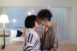 妄想全開!?　禁断のシチュエーションでのキスをVRで体感 画像