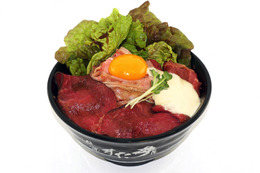 ソースも肉も2種類がミックス！伝説のすた丼屋が「W×Wローストビーフ丼」発売 画像