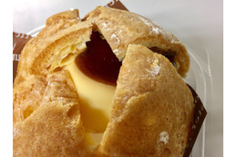 インパクト大!プリンがまるごと入った「まるごとプリンしゅー」を食べてみた!! 画像