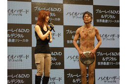 アキラ100%、ゾンビ姿でお盆芸披露 画像