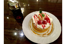 抜群のおいしさ!星乃珈琲店「苺とふんわりクリームのスフレパンケーキ」を食べてきた 画像