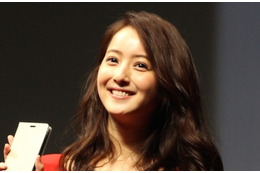 佐々木希おのろけ発言連発!いってきますやおやすみのチューも「たまにする」 画像